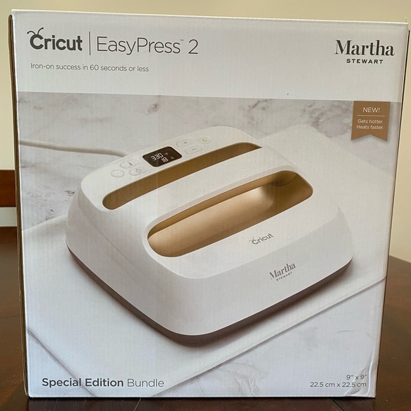 Martha Stewart Cricut EasyPress 2 in White and Gold